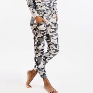 NWT Zyia Active Camo Lounge Boyfriend Joggers, Size XS